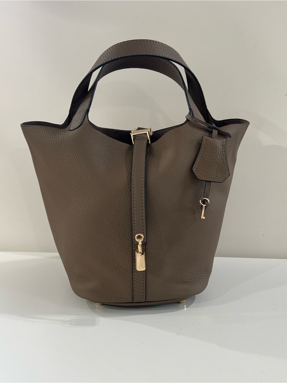 LIKE NEW - Dark Taupe Leather Bucket Bag - Classic Tote (Hermes Look Alike)